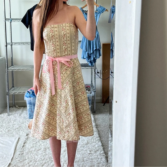 Vintage 90’s Coquette Floral Strapless Dress - Picture 2 of 11